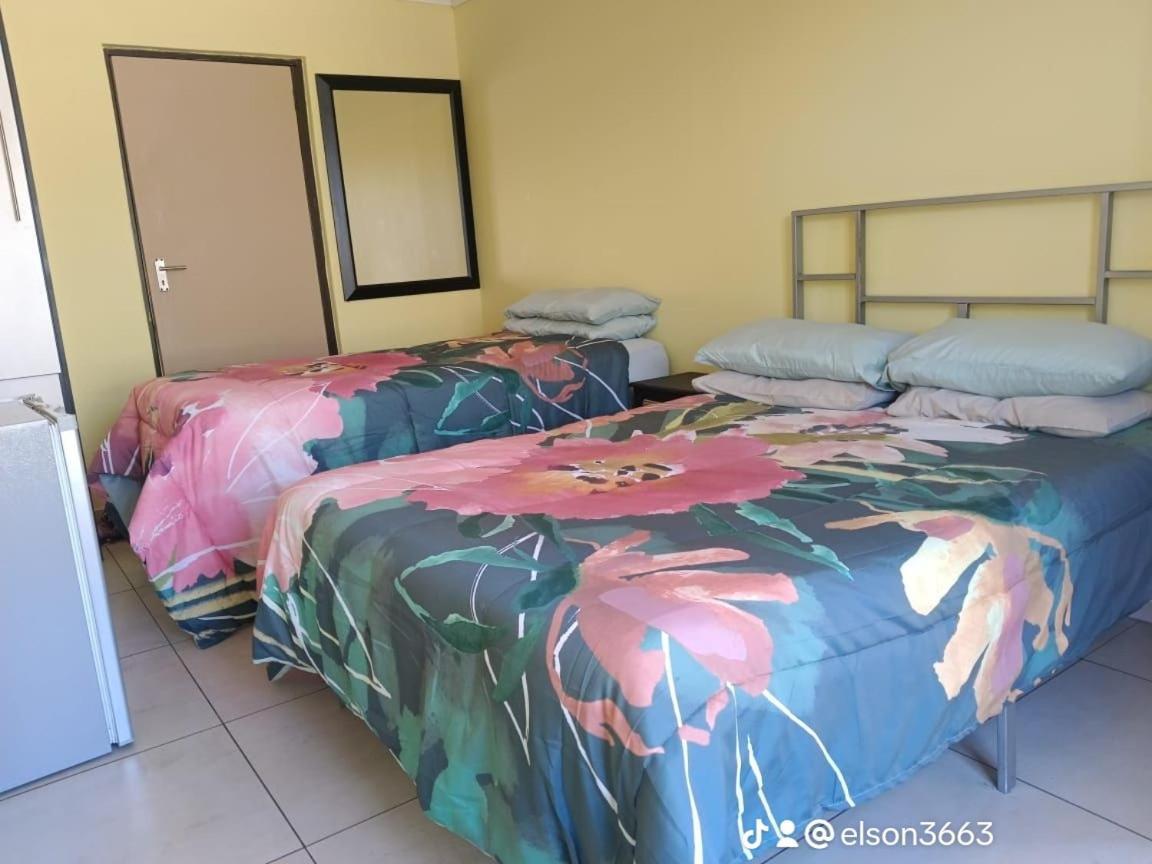 Elson Lodge K1 Katlehong Kültér fotó